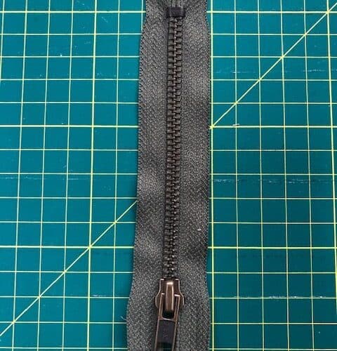 Green Zip 13cm Closed