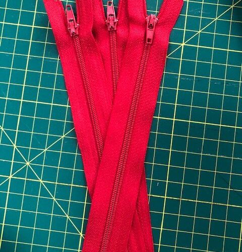 Red Zip 18cm