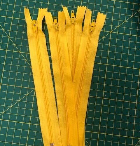 Yellow Zip 18cm